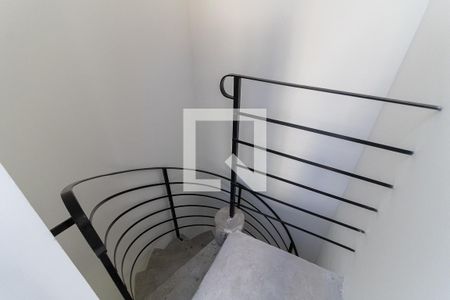 Apartamento à venda com 99m², 1 quarto e 1 vagaEscada