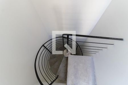 Apartamento à venda com 99m², 1 quarto e 1 vagaEscada