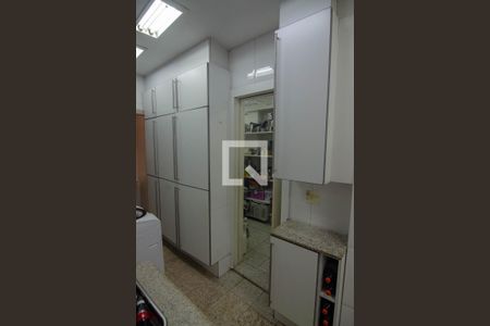 Apartamento à venda com 300m², 3 quartos e 1 vagaÁrea de Serviço