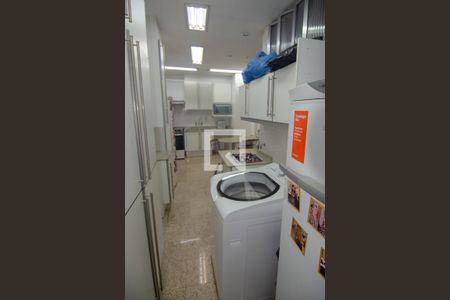 Apartamento à venda com 300m², 3 quartos e 1 vagaÁrea de Serviço