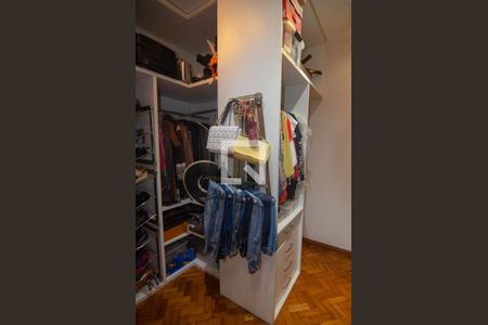 Apartamento à venda com 300m², 3 quartos e 1 vagaCloset