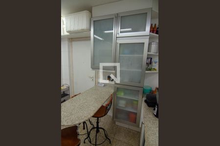 Apartamento à venda com 300m², 3 quartos e 1 vagaÁrea de Serviço