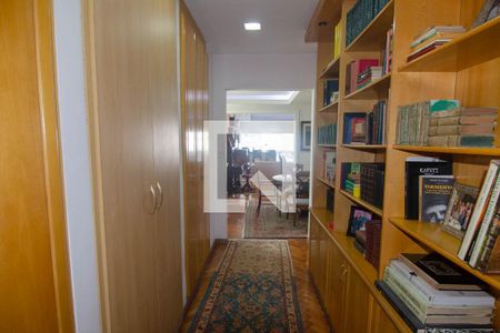 Apartamento à venda com 300m², 3 quartos e 1 vagaCorredor