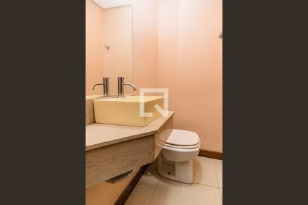 Banheiro de casa à venda com 5 quartos, 188m² em Hípica, Porto Alegre