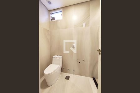 Casa à venda com 260m², 2 quartos e 3 vagasBanheiro da Suíte 2