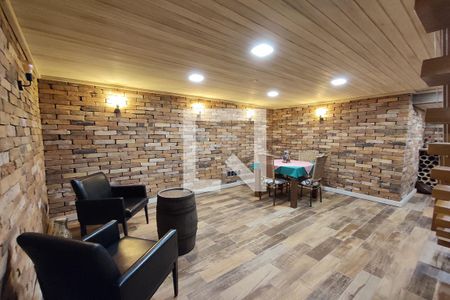 Casa à venda com 260m², 2 quartos e 3 vagasAdega