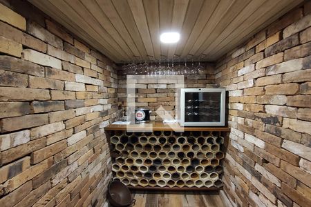 Casa à venda com 260m², 2 quartos e 3 vagasAdega