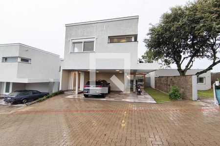 Casa à venda com 260m², 2 quartos e 3 vagasFachada