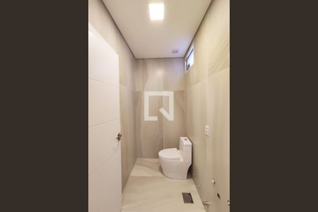 Casa à venda com 260m², 2 quartos e 3 vagasBanheiro da Suíte 2