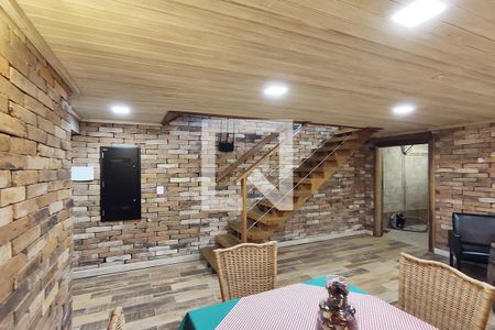 Casa à venda com 260m², 2 quartos e 3 vagasAdega