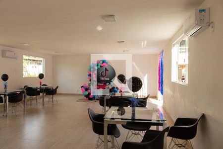 Apartamento para alugar com 43m², 2 quartos e 1 vagaÁrea comum - Salão de festas
