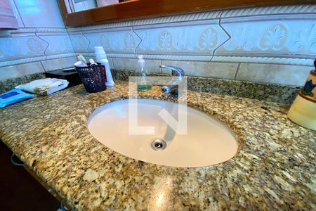 Casa à venda com 190m², 3 quartos e 3 vagas Casa à venda com 190m², 3 quartos e 3 vagasBanheiro