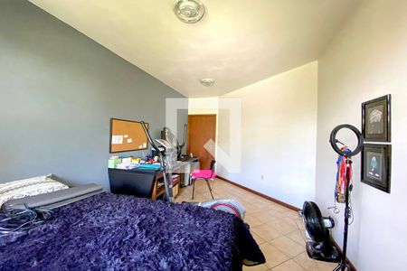 Casa à venda com 190m², 3 quartos e 3 vagas Casa à venda com 190m², 3 quartos e 3 vagasQuarto 4