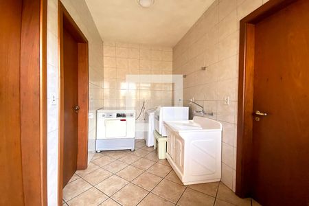 Casa à venda com 190m², 3 quartos e 3 vagas Casa à venda com 190m², 3 quartos e 3 vagasÁrea de Serviço