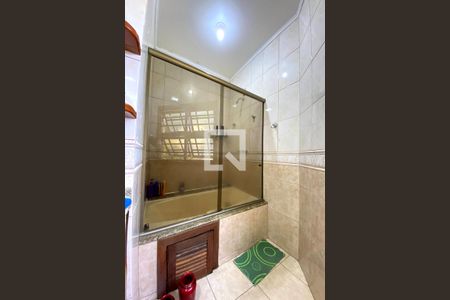 Casa à venda com 190m², 3 quartos e 3 vagas Casa à venda com 190m², 3 quartos e 3 vagasBanheiro