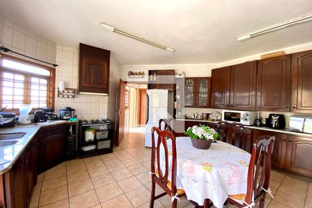 Casa à venda com 190m², 3 quartos e 3 vagas Casa à venda com 190m², 3 quartos e 3 vagasCozinha