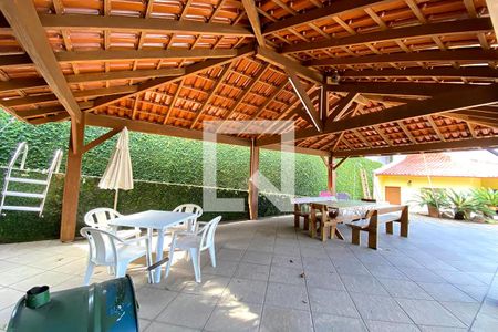 Casa à venda com 190m², 3 quartos e 3 vagas Casa à venda com 190m², 3 quartos e 3 vagasQuiosque e Piscina