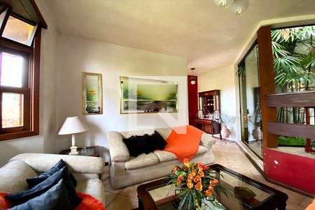 Sala de casa à venda com 3 quartos, 190m² em Rondônia, Novo Hamburgo