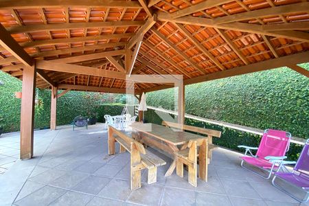 Casa à venda com 190m², 3 quartos e 3 vagas Casa à venda com 190m², 3 quartos e 3 vagasQuiosque e Piscina