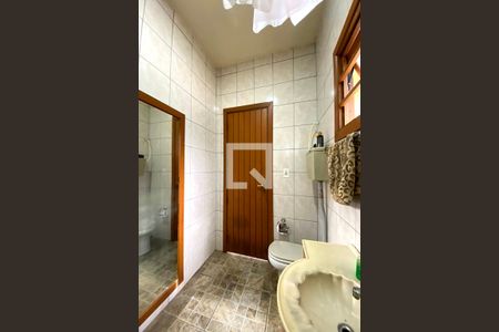 Casa à venda com 190m², 3 quartos e 3 vagas Casa à venda com 190m², 3 quartos e 3 vagasBanheiro de Serviço