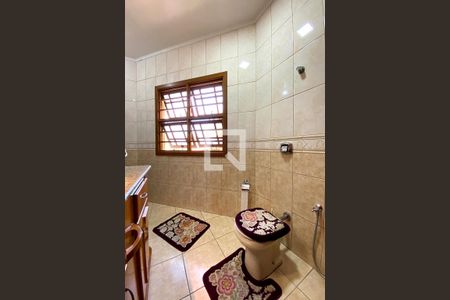 Casa à venda com 190m², 3 quartos e 3 vagas Casa à venda com 190m², 3 quartos e 3 vagasBanheiro