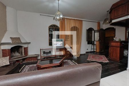 Casa à venda com 297m², 3 quartos e 4 vagasSala