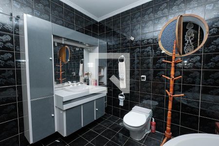 Casa à venda com 297m², 3 quartos e 4 vagasBanheiro da Suíte