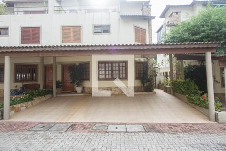 Casa de condomínio à venda com 278m², 4 quartos e 3 vagasFachada da Casa