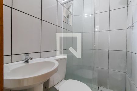 Banheiro de casa para alugar com 1 quarto, 20m² em Vila Brasilina, São Paulo