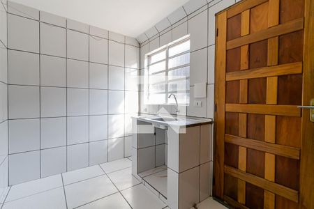 Cozinha de casa para alugar com 1 quarto, 20m² em Vila Brasilina, São Paulo