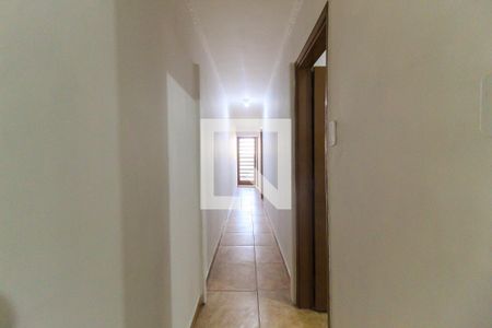 Corredor de casa para alugar com 2 quartos, 80m² em Vila Carmosina, São Paulo