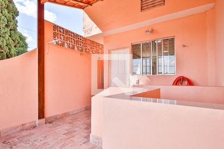 Casa à venda com 40m², 1 quarto e sem vaga Casa à venda com 40m², 1 quarto e sem vagaVaranda