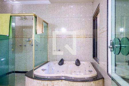 Casa para alugar com 172m², 3 quartos e 3 vagassuíte