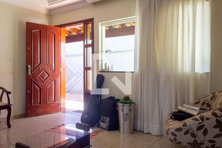 Casa para alugar com 172m², 3 quartos e 3 vagasSala