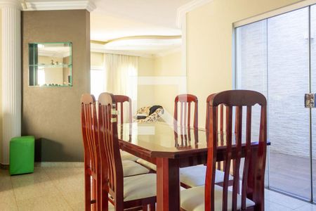 Casa para alugar com 172m², 3 quartos e 3 vagasSala