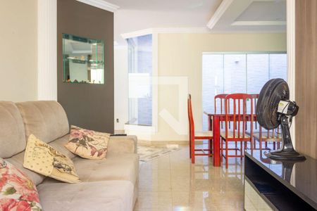 Casa para alugar com 172m², 3 quartos e 3 vagasSala