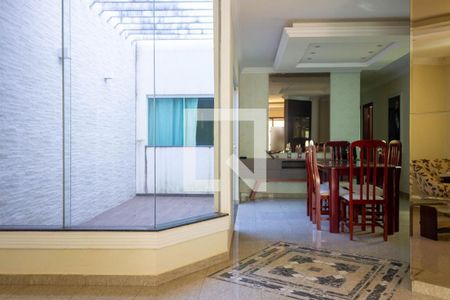Casa para alugar com 172m², 3 quartos e 3 vagasSala