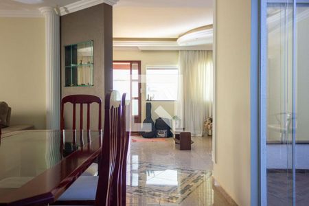 Casa para alugar com 172m², 3 quartos e 3 vagasSala