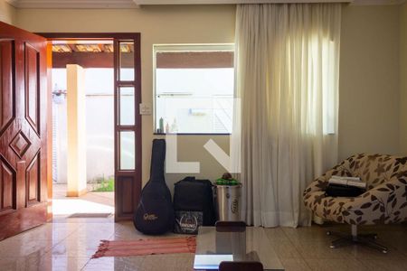 Casa para alugar com 172m², 3 quartos e 3 vagasSala