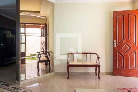 Casa para alugar com 172m², 3 quartos e 3 vagasSala