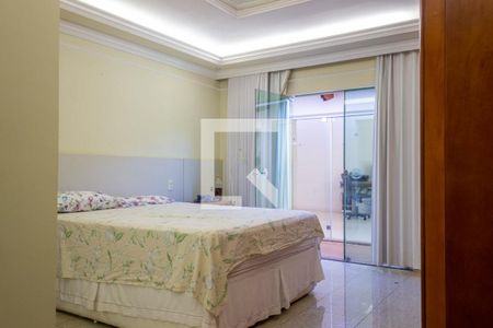Casa para alugar com 172m², 3 quartos e 3 vagassuíte