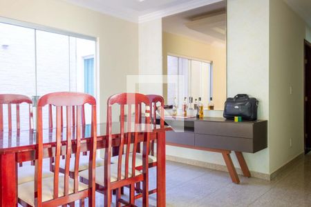 Casa para alugar com 172m², 3 quartos e 3 vagasSala