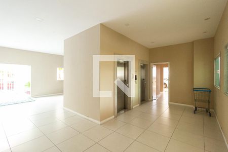 Apartamento à venda com 105m², 3 quartos e 2 vagas Apartamento à venda com 105m², 3 quartos e 2 vagasHall de Entrada