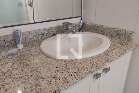 Apartamento à venda com 130m², 3 quartos e 1 vaga Apartamento à venda com 130m², 3 quartos e 1 vagaBanheiro da Suíte