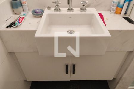 Apartamento à venda com 130m², 3 quartos e 1 vaga Apartamento à venda com 130m², 3 quartos e 1 vagaBanheiro Social