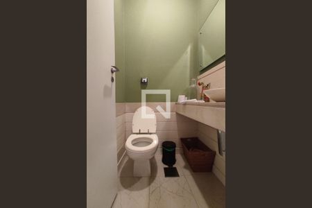 Lavabo de apartamento para alugar com 3 quartos, 130m² em Barra da Tijuca, Rio de Janeiro
