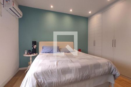 Apartamento à venda com 130m², 3 quartos e 1 vaga Apartamento à venda com 130m², 3 quartos e 1 vagaSuíte