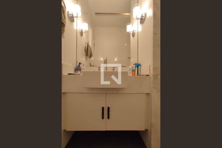 Apartamento à venda com 130m², 3 quartos e 1 vaga Apartamento à venda com 130m², 3 quartos e 1 vagaBanheiro Social
