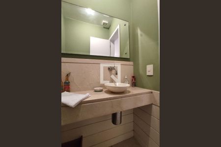 Apartamento à venda com 130m², 3 quartos e 1 vaga Apartamento à venda com 130m², 3 quartos e 1 vagaLavabo