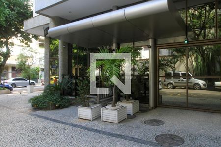 Apartamento à venda com 60m², 2 quartos e 1 vaga Apartamento à venda com 60m², 2 quartos e 1 vagaFachada e portaria